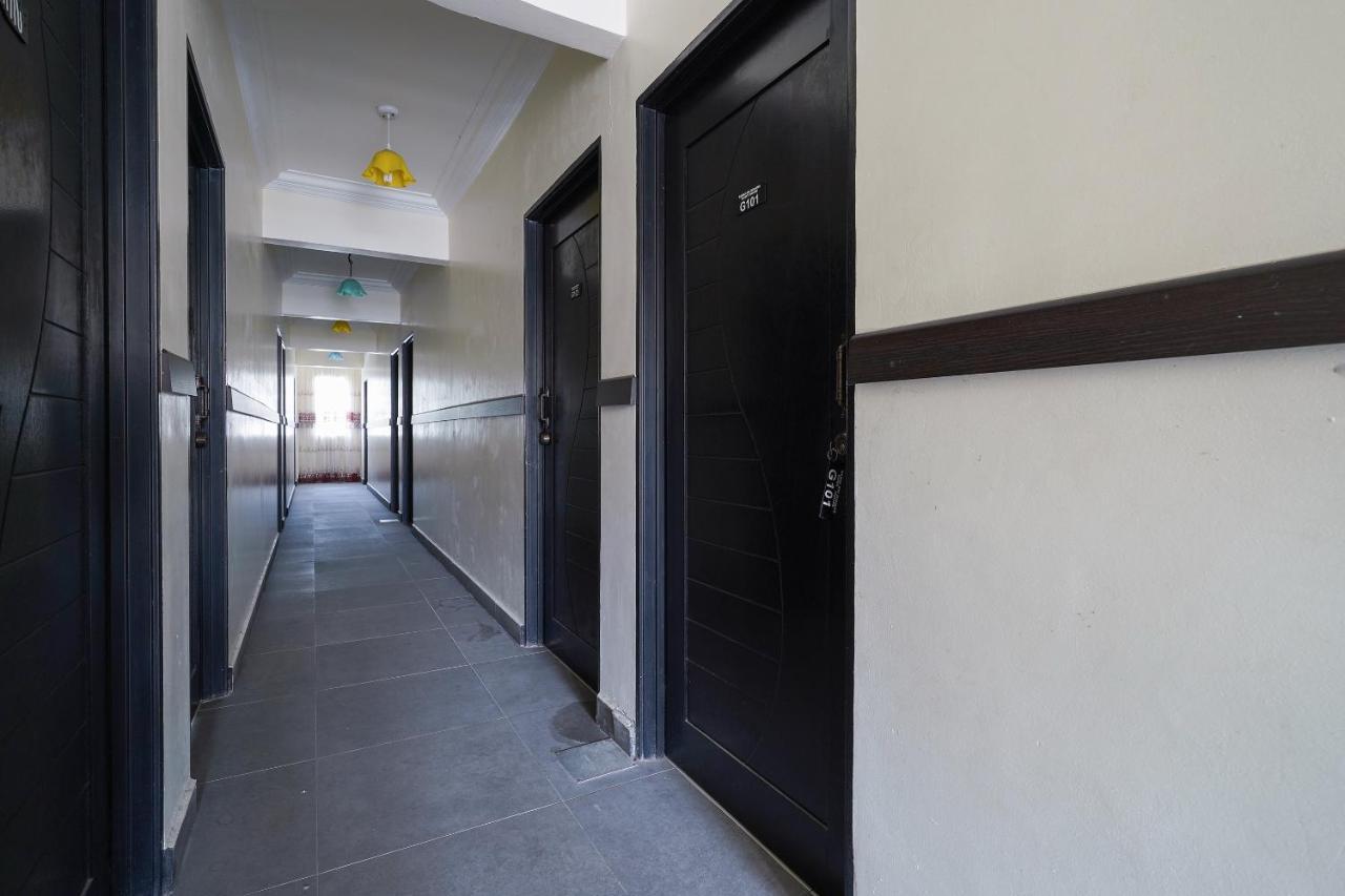Oyo 90451 Bangi Moya Guesthouse מראה חיצוני תמונה