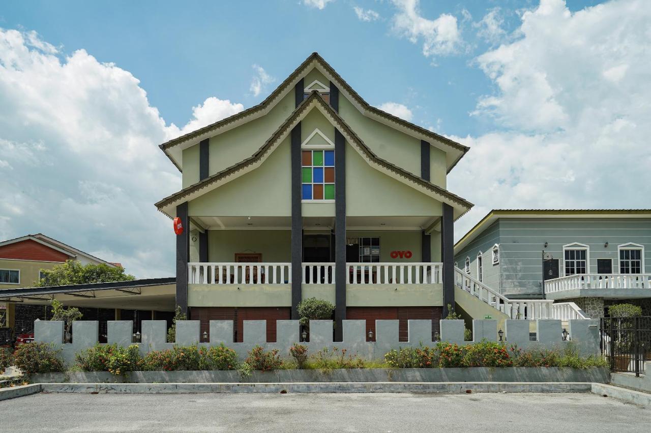 Oyo 90451 Bangi Moya Guesthouse מראה חיצוני תמונה