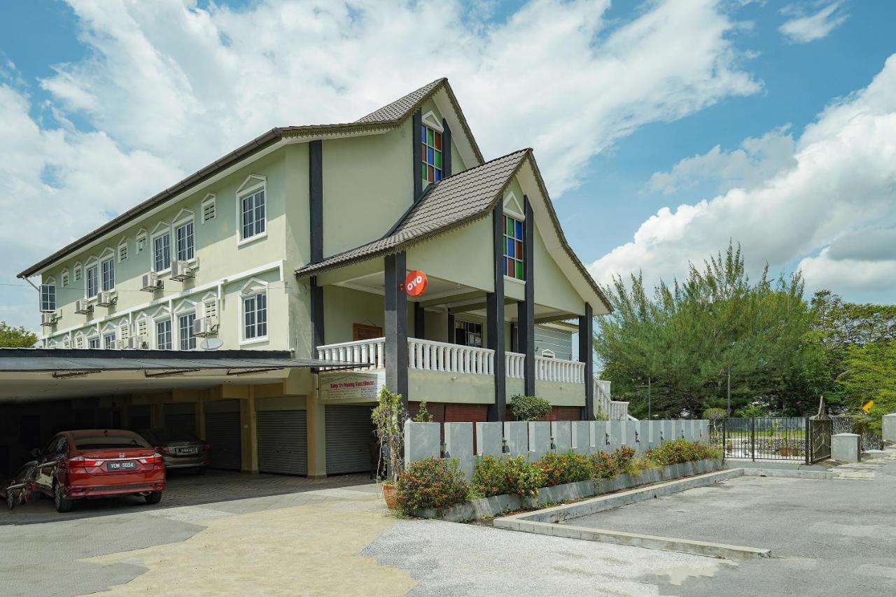 Oyo 90451 Bangi Moya Guesthouse מראה חיצוני תמונה