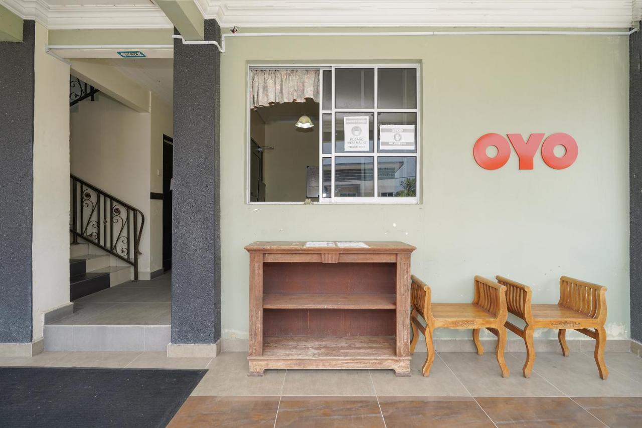 Oyo 90451 Bangi Moya Guesthouse מראה חיצוני תמונה