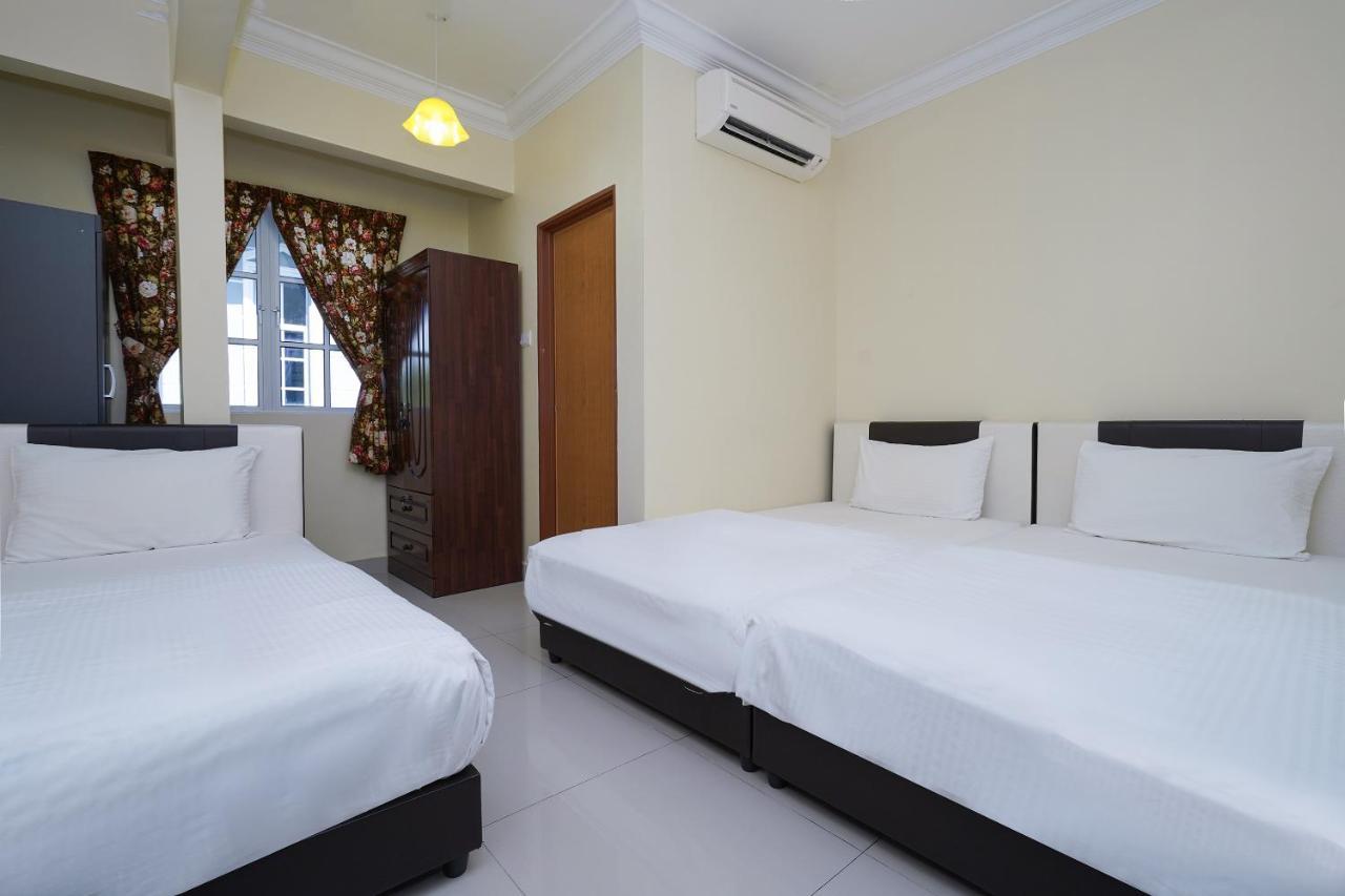 Oyo 90451 Bangi Moya Guesthouse מראה חיצוני תמונה