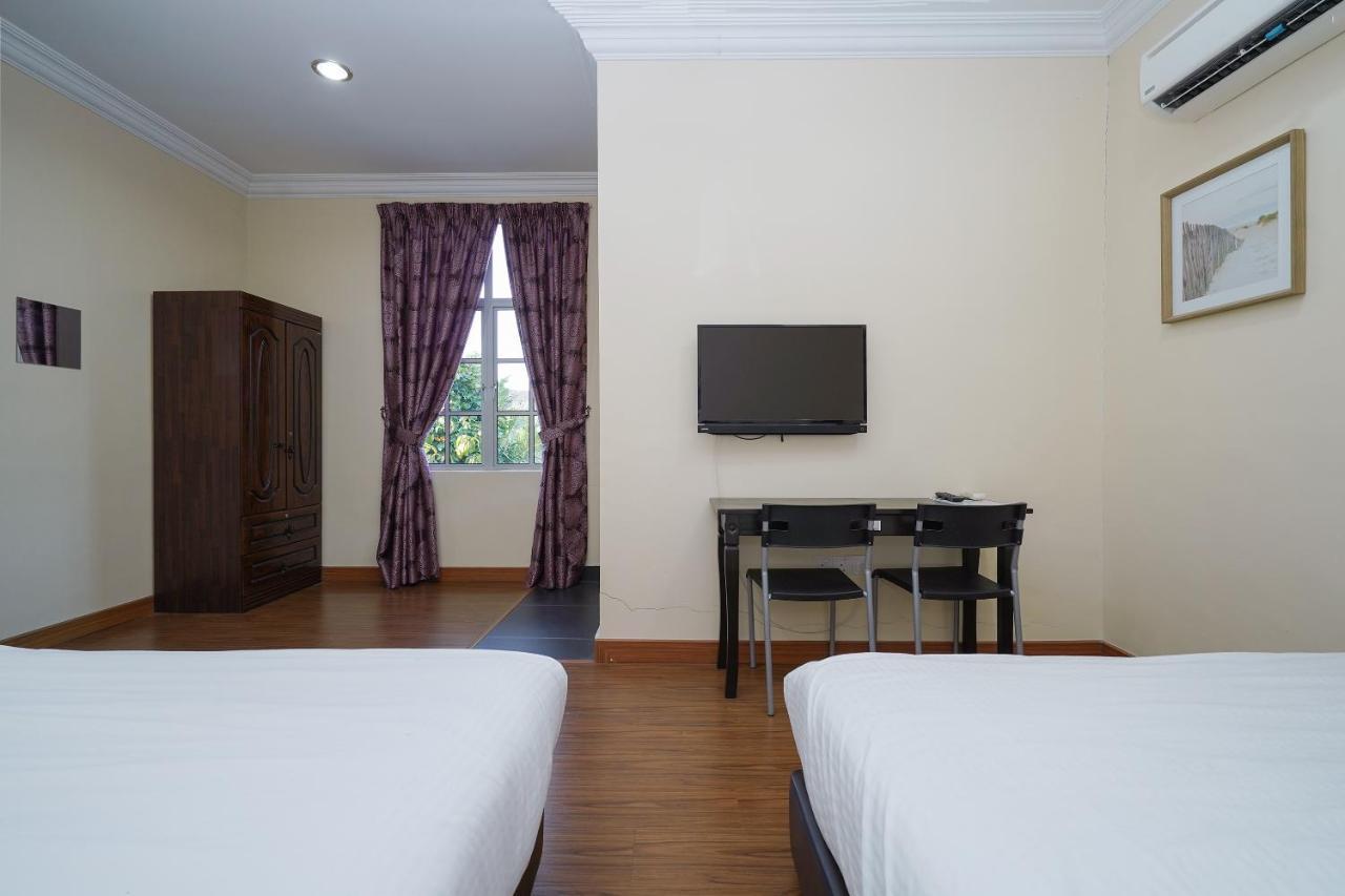 Oyo 90451 Bangi Moya Guesthouse מראה חיצוני תמונה