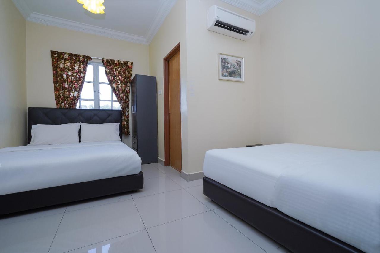 Oyo 90451 Bangi Moya Guesthouse מראה חיצוני תמונה