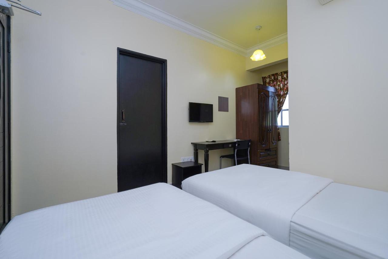 Oyo 90451 Bangi Moya Guesthouse מראה חיצוני תמונה
